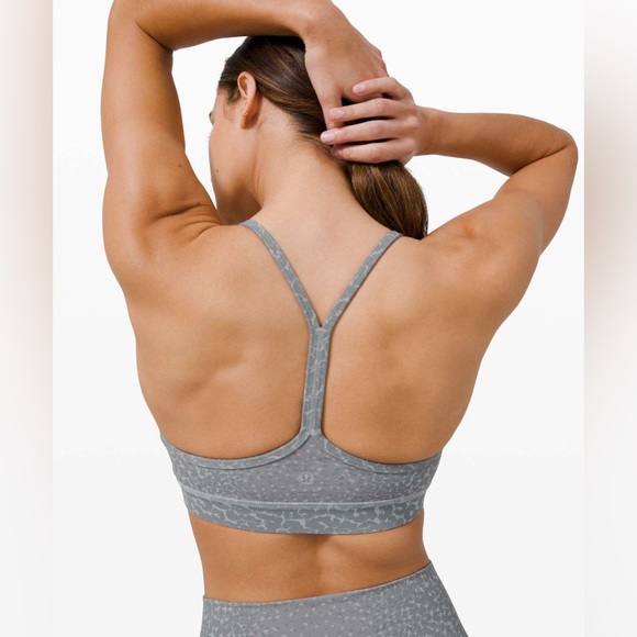 Lululemon Flow Y Bra Nulu *Light Support, B/C Cup
in Silver Camo size 4 - Picture 4 of 4